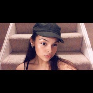 Meet your Posher, Catherine